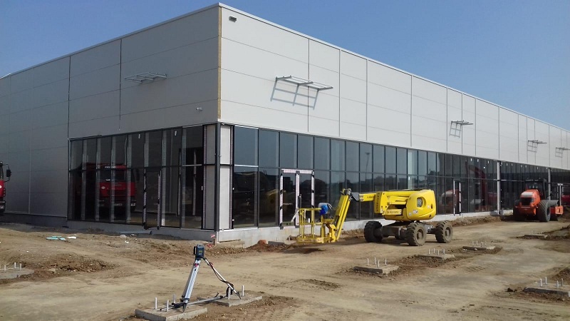 fatada perete cortina auchan satu mare