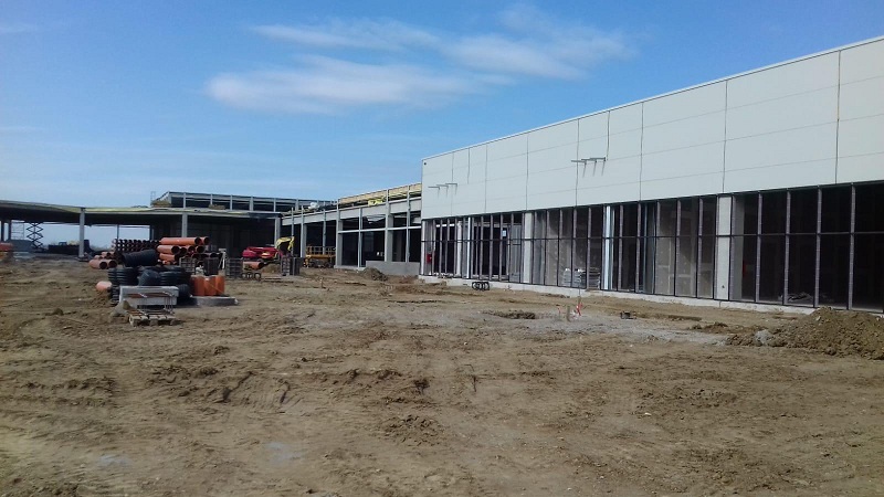 fatada perete cortina auchan satu mare
