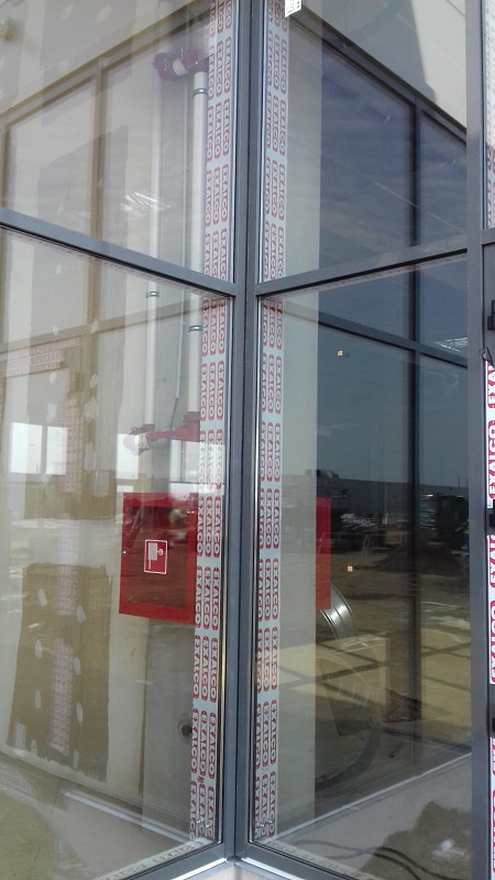 fatada perete cortina auchan satu mare