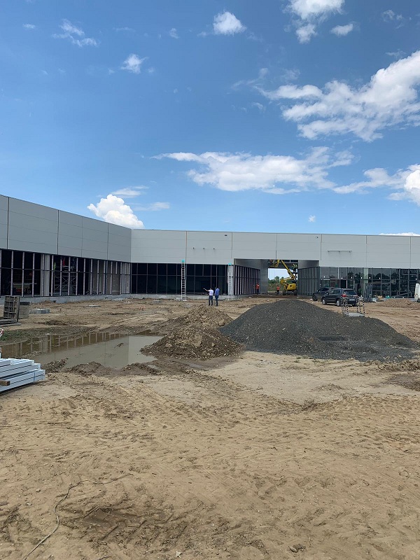 fatada perete cortina auchan satu mare