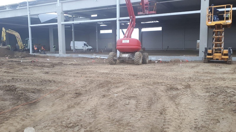 fatada perete cortina auchan satu mare